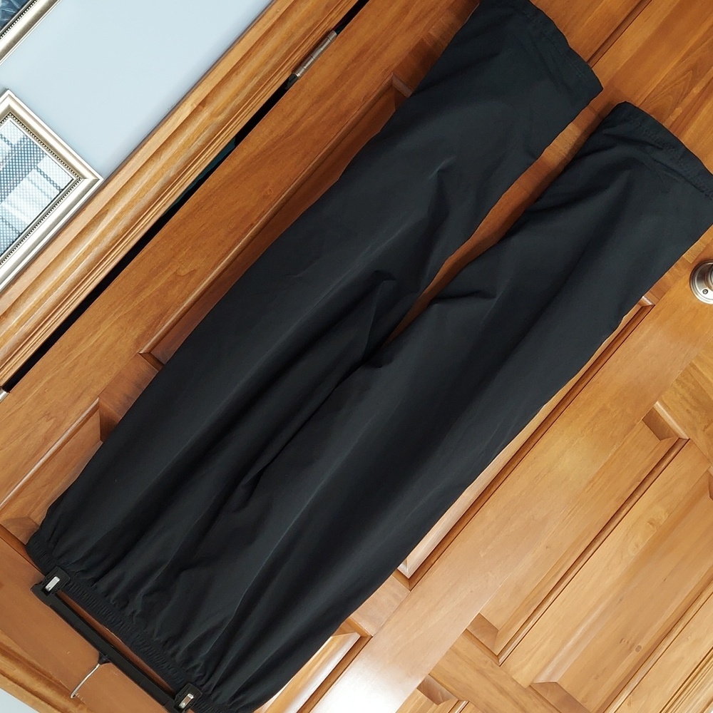 Reebok Men's 2 Pc Burgundy, Black Jacket and Jogger Pants, Size XL, Like New - Picture 12 of 16